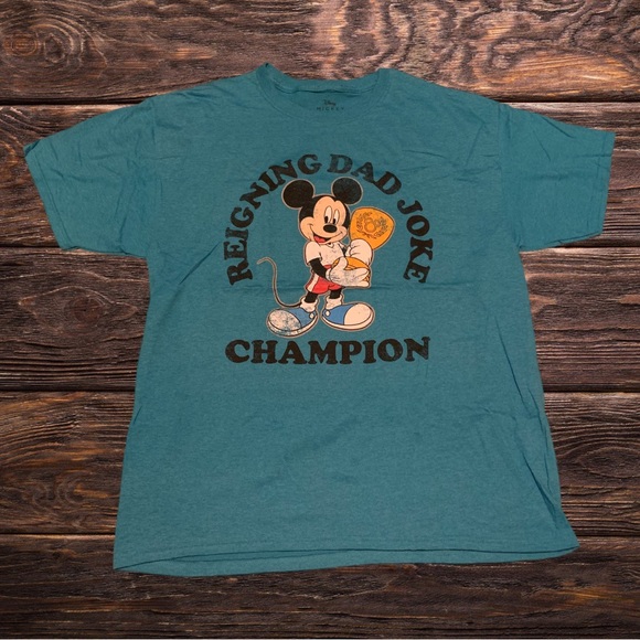 Disney Mickey Mouse Happy Fathers Day Shirt Reigning Dad Joke Champ Funny World - Picture 1 of 5